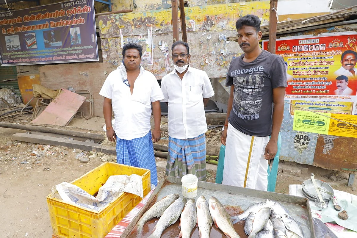 கொரோனா ஏற்படுத்திய பாதிப்பால் மீன் கடை