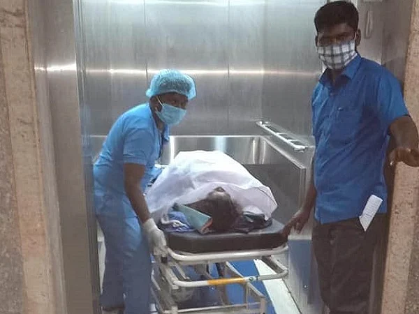 பெண் ஊழியரின் கை துண்டிக்கப்பட்ட விவகாரம்! - சர்ச்சையில் நெல்லை மாநகராட்சி