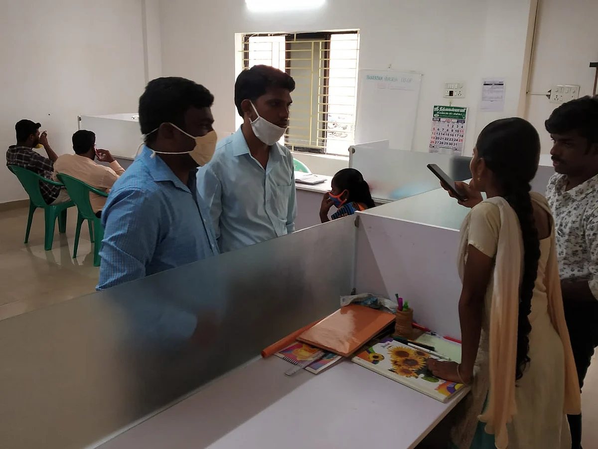 வேலைக்கு ஆட்கள் தேர்வு