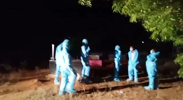 கிறிஸ்துவ முறைப்படி அடக்கம்
