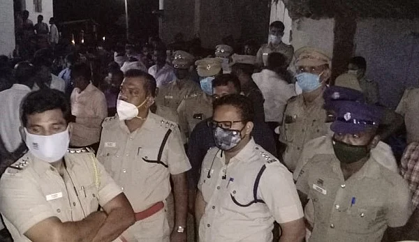 குவிக்கப்பட்ட போலீஸார்