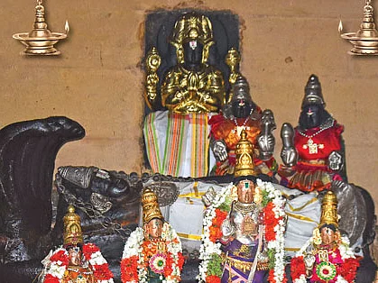 கிருஷ்ண தரிசனம்! : பெருமாளுக்கு வில்வார்ச்சனை!