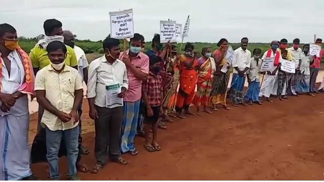 ஆச்சான் ஏரியில் விவசாயிகள் போராட்டம்