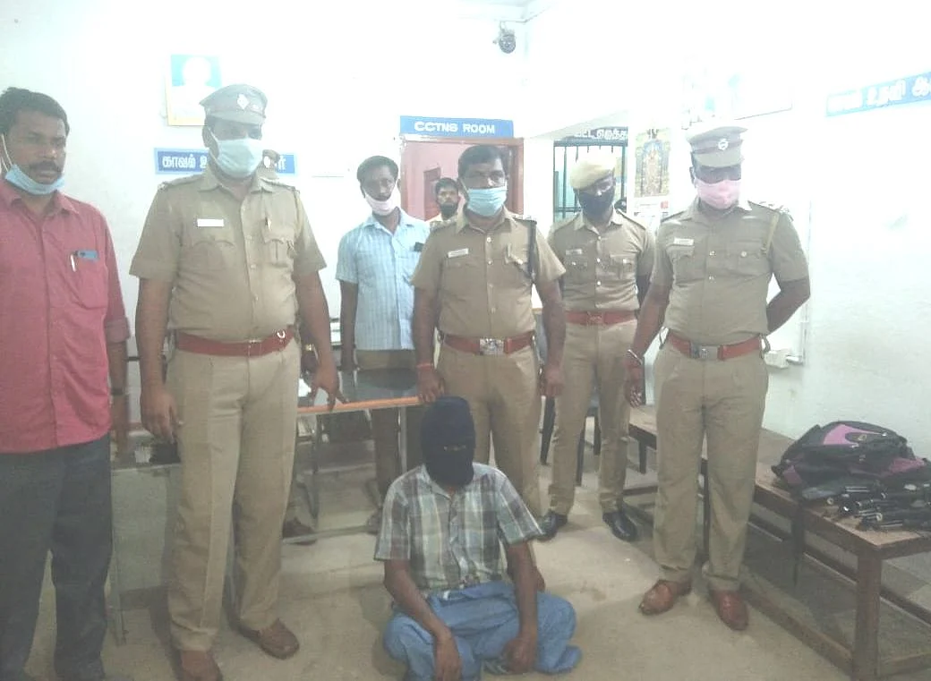 கைது செய்யப்பட்ட கணேசன்