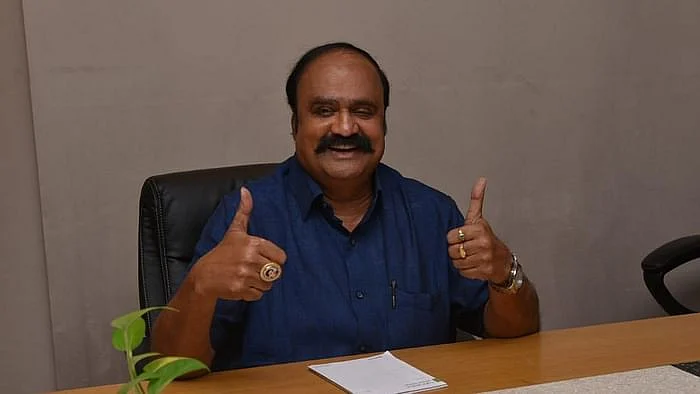 புகழேந்தி