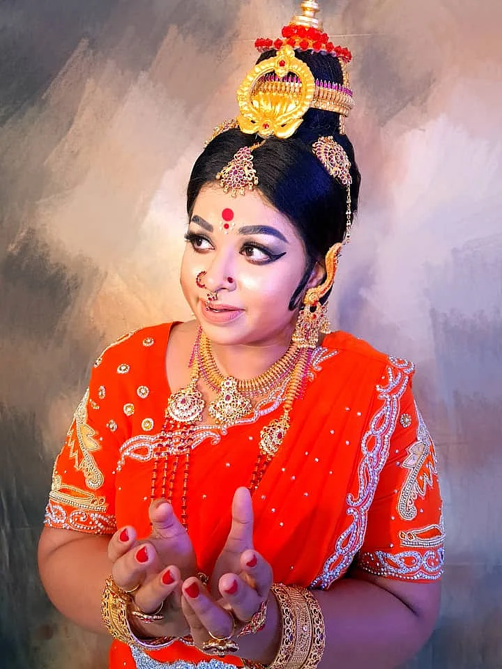ஆதிபராசக்தி ஜெயலலிதாவாக மாறிய மங்கை