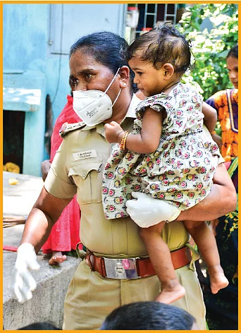 Aval Vikatan - 18 August 2020 - கருணை கொஞ்சும் காக்கி நெஞ்சம்! - இன்ஸ்பெக்டர் ராஜேஸ்வரி|Inspirational story of Police inspector Rajeshwari 2 இன்ஸ்பெக்டர் ராஜேஸ்வரி