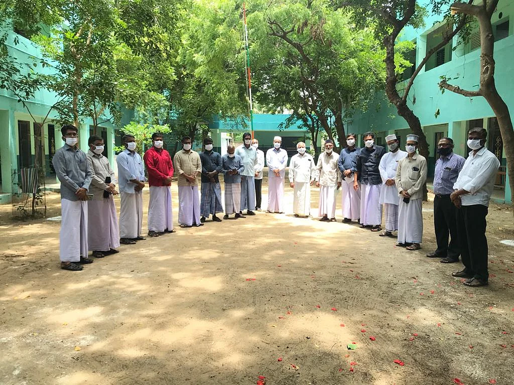 முன்னாள் மாணவர்கள்