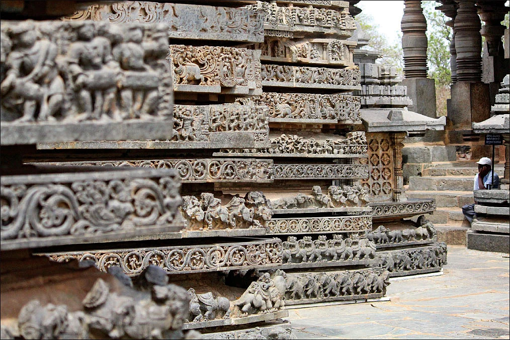 எங்கள் ஆன்மிகம்: சிற்பங்களின் ஆலயம்!