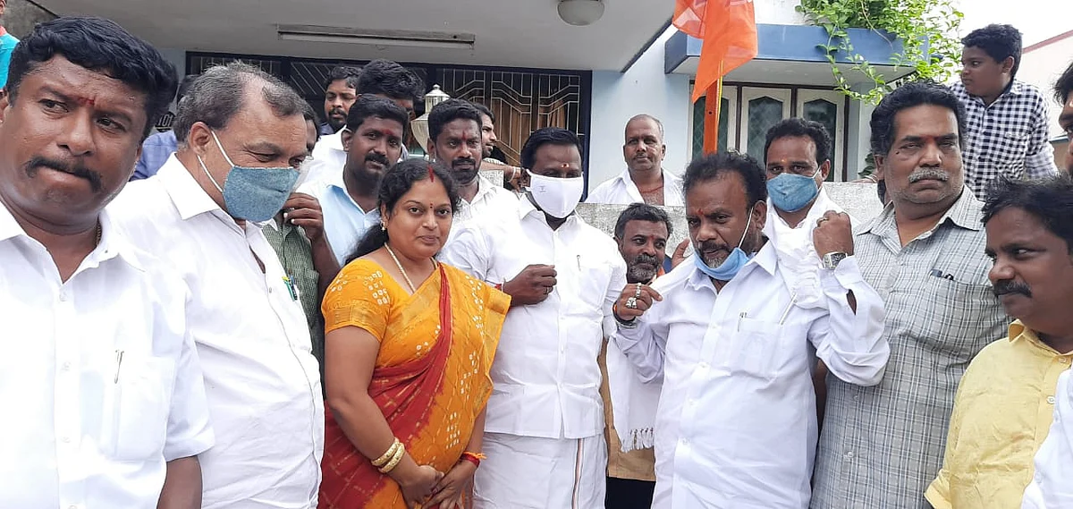 பி.ஜே.பி நிர்வாகிகளுடன் ஜீவஜோதி