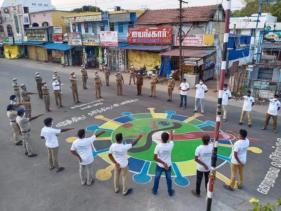 கார்த்திகேயனோடு களப்பணியில் இளைஞர்கள்