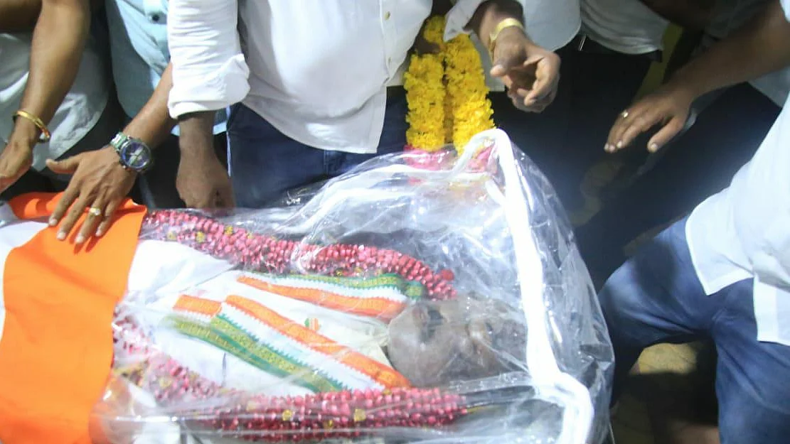 மறைந்த நாடாளுமன்ற உறுப்பினர் வசந்தகுமார் உடல்.