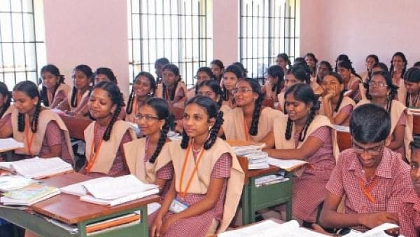 அரசுப் பள்ளி மாணவர்கள்