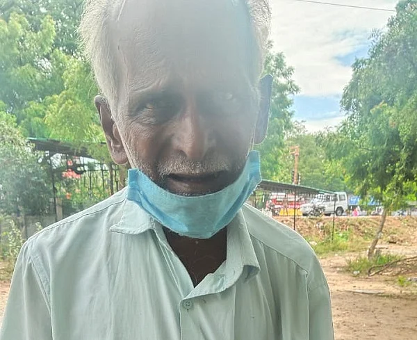 முதியவர் ஆறுமுகம் பிள்ளை