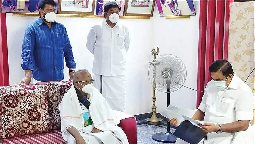 மதுசூதனன் - எடப்பாடி