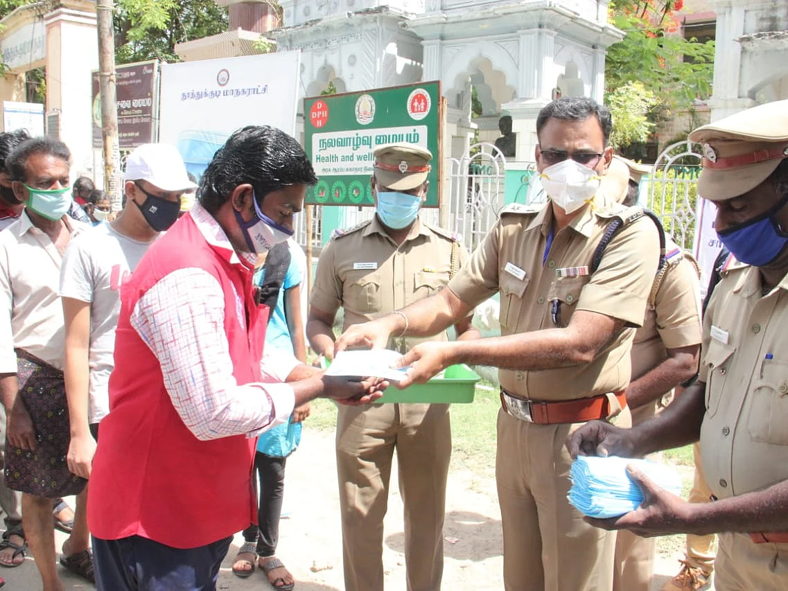 தூத்துக்குடி: `முழு லாக்டெளனில் அவசியமில்லாம சுற்றினால் எப்படி?’ - எச்சரித்த எஸ்.பி