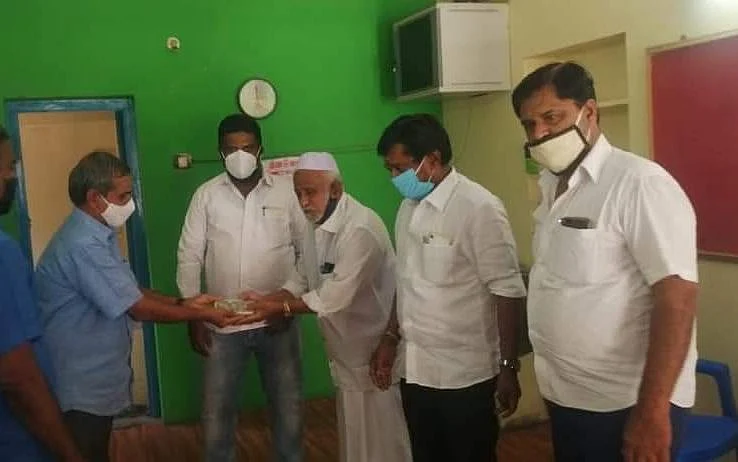 வழங்கியபோது