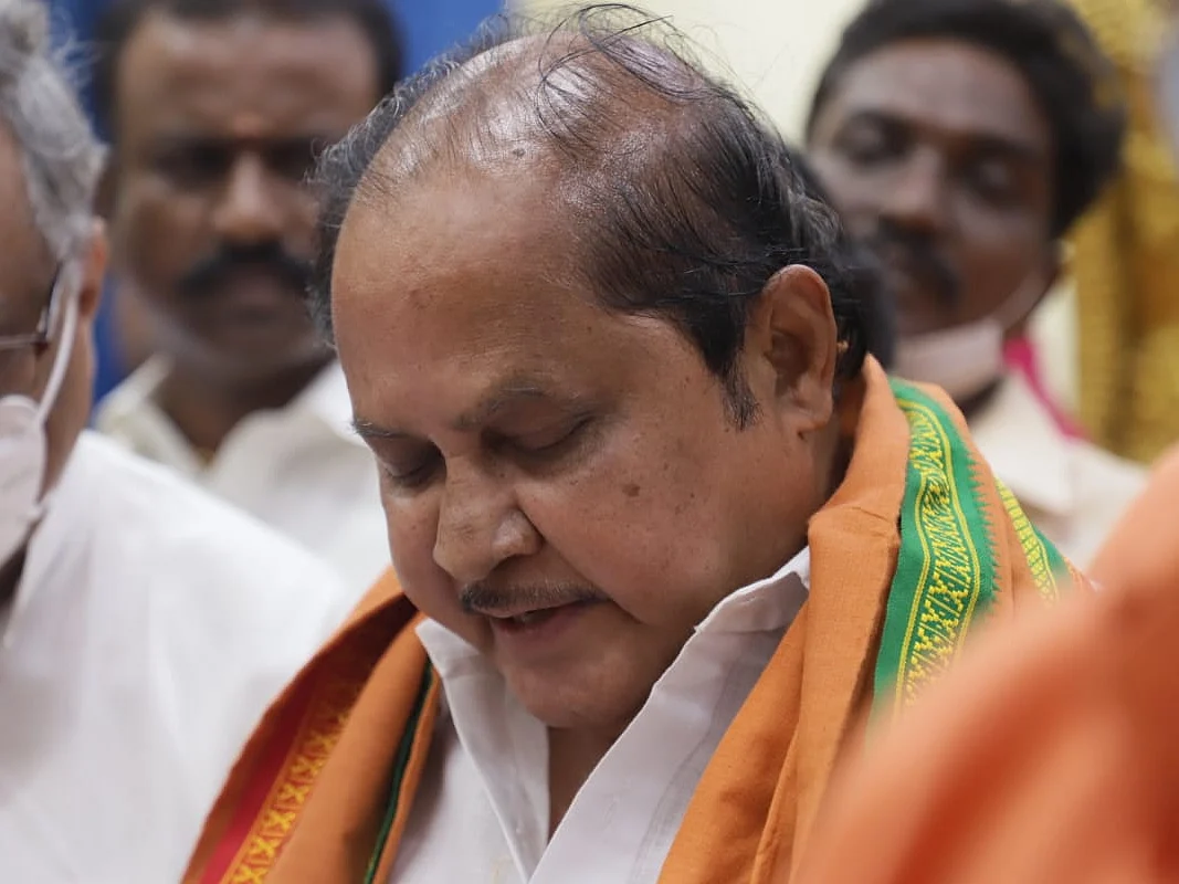 பழக்கடையில் ஆரம்பித்த பஞ்சாயத்து... பா.ஜ.க வலையில் கு.க.செல்வம் சிக்கிய பின்னணி!