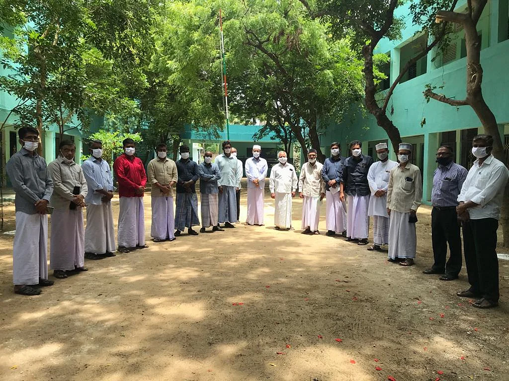 முன்னாள் மாணவர்கள்