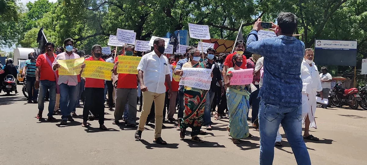 பொன்மலை ரயில்வே பணிமனை எதிர்த்து போராட்டம்