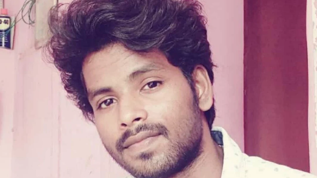 தற்கொலை செய்துகொண்ட விஜய் ரசிகர் பாலா