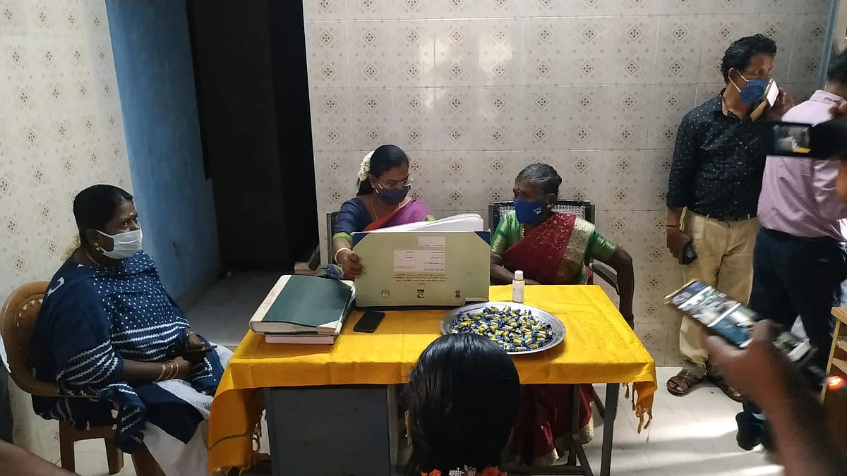 அலுவலகத்தில் அமிர்தம்