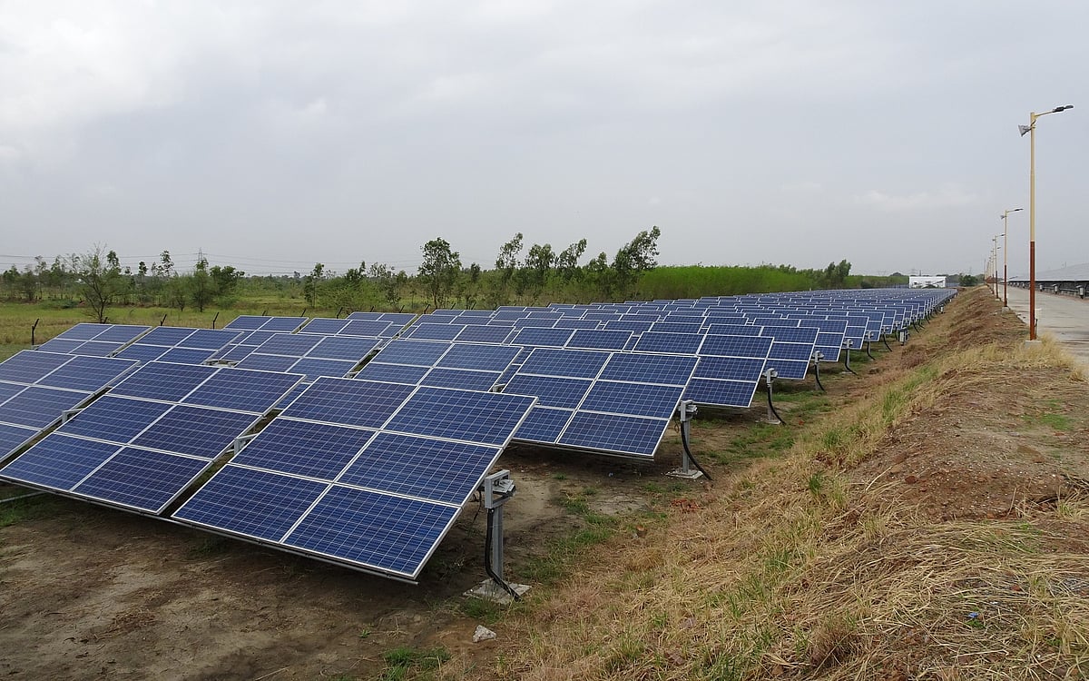 `தலைக்குமேல் தொங்கும் காலநிலை மாற்றம் எனும் கத்தி!' - இனியாவது சூரிய ஆற்றலை ஊக்குவிக்குமா அரசு?