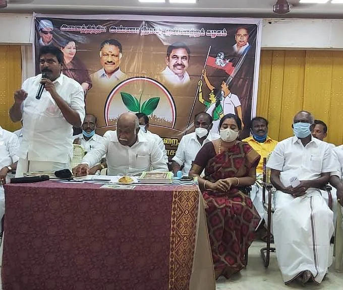 ஆலோசனைக் கூட்டத்தில் அன்வர் ராஜா