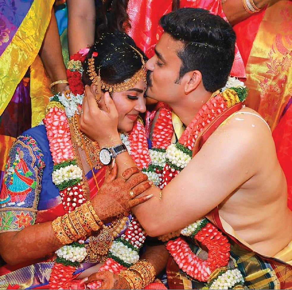 சின்னத்திரை ஜன்னலில் வானம் எட்டிப் பார்க்குது!