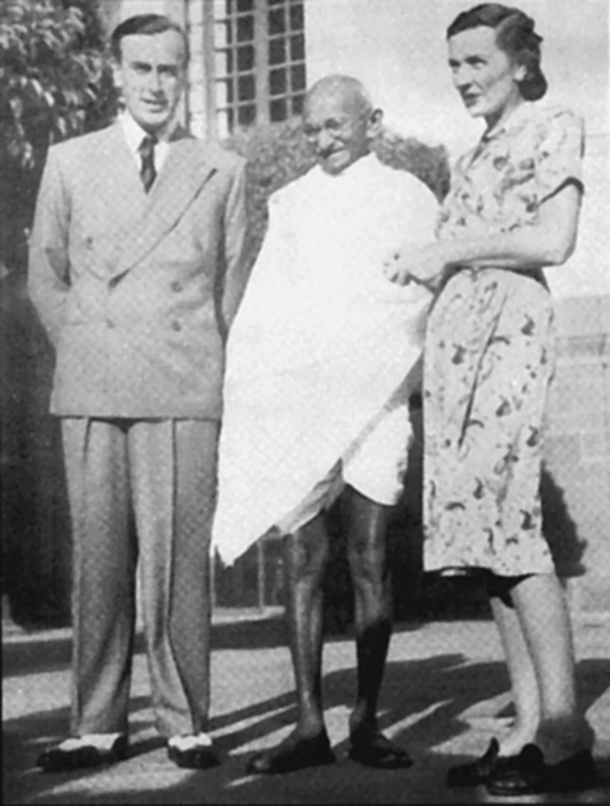 Lord Mountbatten and Mahatma gandhi