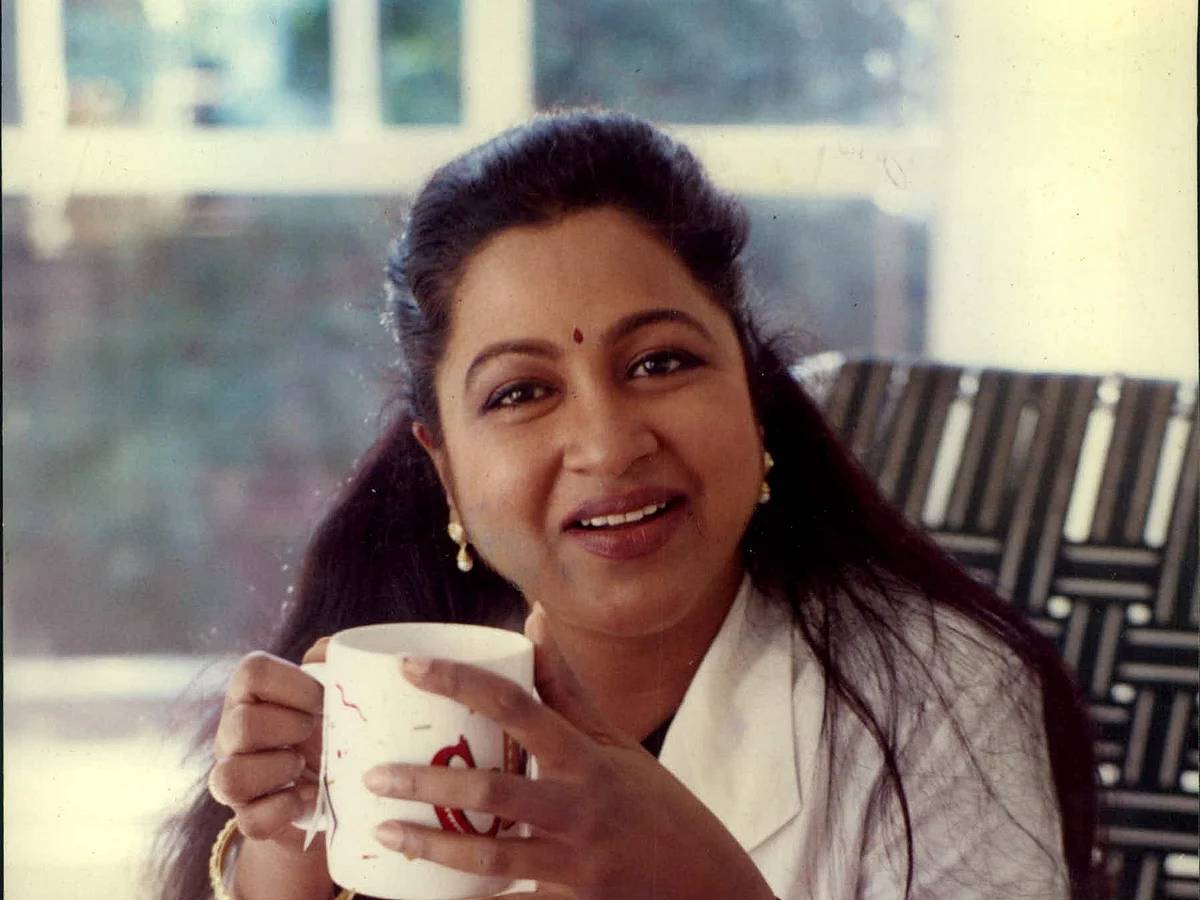 ராதிகா... 80'ஸ் மட்டுமா, மில்லினியல்ஸுக்கும் இவரைப் பிடிக்கும்... ஏன் தெரியுமா? #42YearsofRadhika