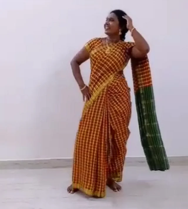 மெய்யெழுத்து நடனம்