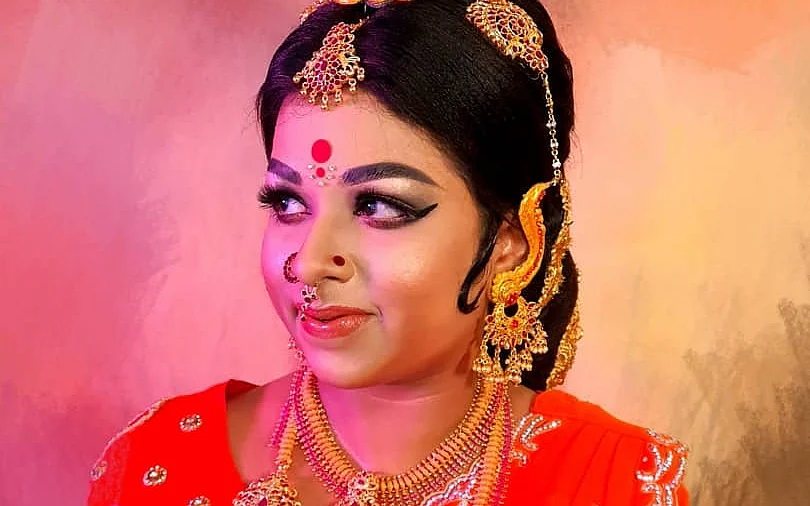 ஆதிபராசக்தி ஜெயலலிதாவாக மாறிய மங்கை