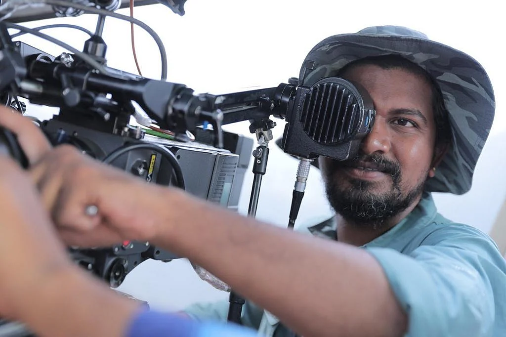 ஒளிப்பதிவாளர் கார்த்திக் பழனி