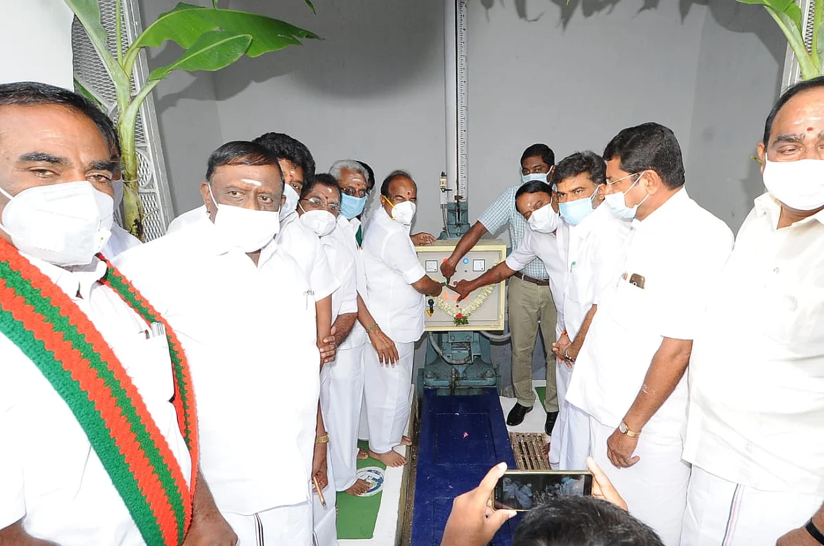 அணையிலிருந்து நீர் திறப்பின்போது