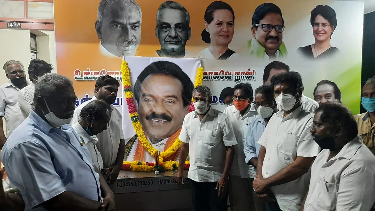 எம்.பி அலுவலகத்தில் மரியாதை