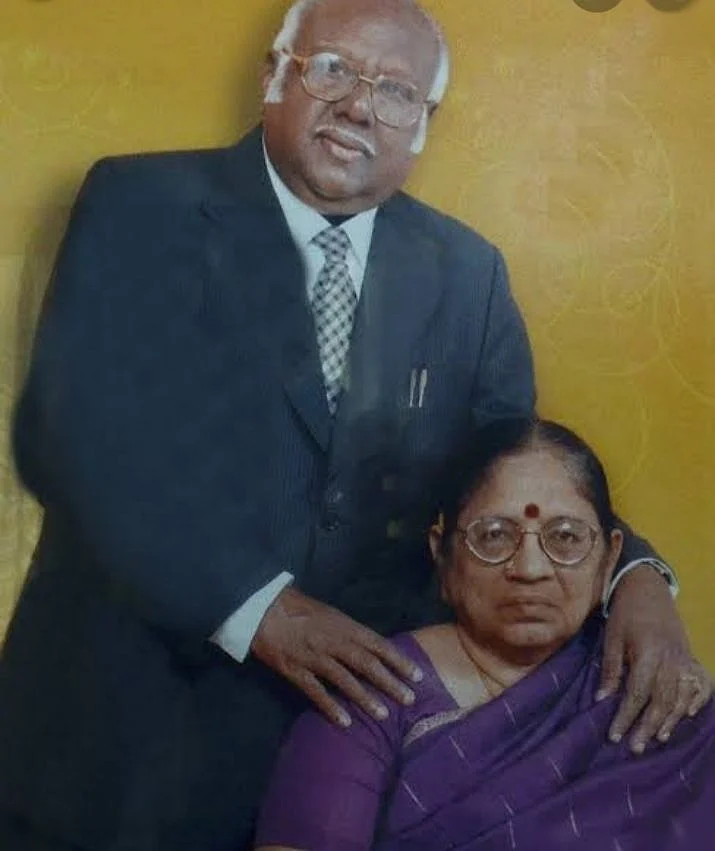 மனைவியுடன் ஏ.ஆர்.லட்சுமணன்