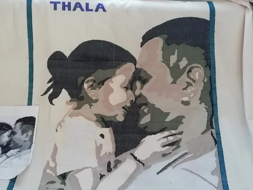 ஈரோடு: `60 மணிநேர உழைப்பு; தோனிக்காக உருவாக்கப்பட்ட கைத்தறி போர்வை!' - அசத்திய வடிவமைப்பாளர்