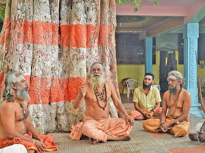 புண்ணிய புருஷர்கள் - 32: ‘வார்த்தைகளே மந்திரமாகும்!’