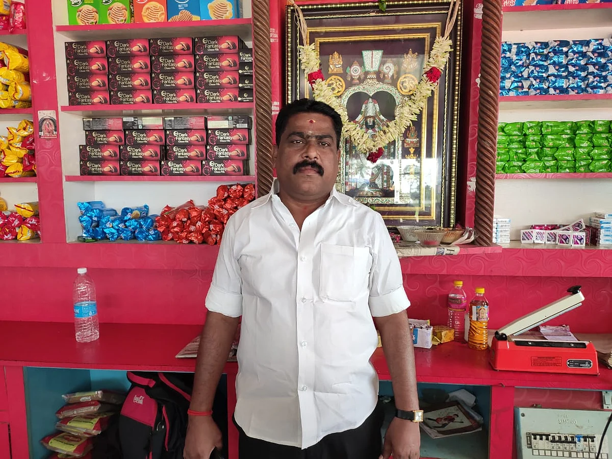 பேக்கரி உரிமையாளர் அசோகன்