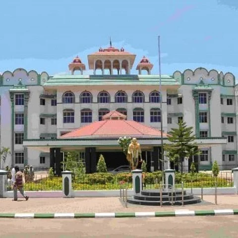 உயர் நீதிமன்றம்