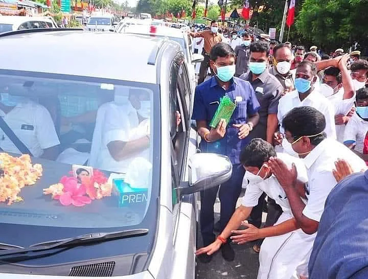 டயரைக் கும்பிட்ட அமைச்சர்; விஜயபாஸ்கர் vs பா.ஜ.க; `ஹாட்’டான உதயநிதி... கழுகார் அப்டேட்ஸ்!
