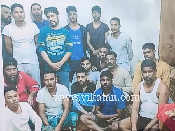 மணிராஜ் மாரியப்பனுடன் கப்பலில் உள்ள குழுவினர்