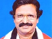 `தயவுசெய்து தி.மு.க-வுக்குப் போயிடுங்க!’ - முன்னாள் அமைச்சரிடம் கெஞ்சும் வேலூர் அ.தி.மு.க
