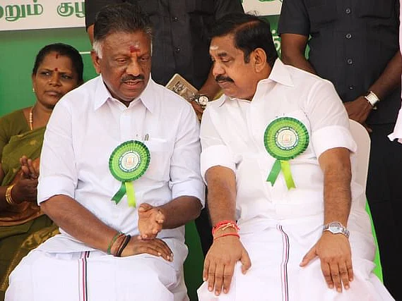 ``சின்னப் பசங்களை ஆடவிட்டு வேடிக்கை காட்டுறீங்களா?”
- கொதித்த ஓ.பி.எஸ்; ஆவேச எடப்பாடி!