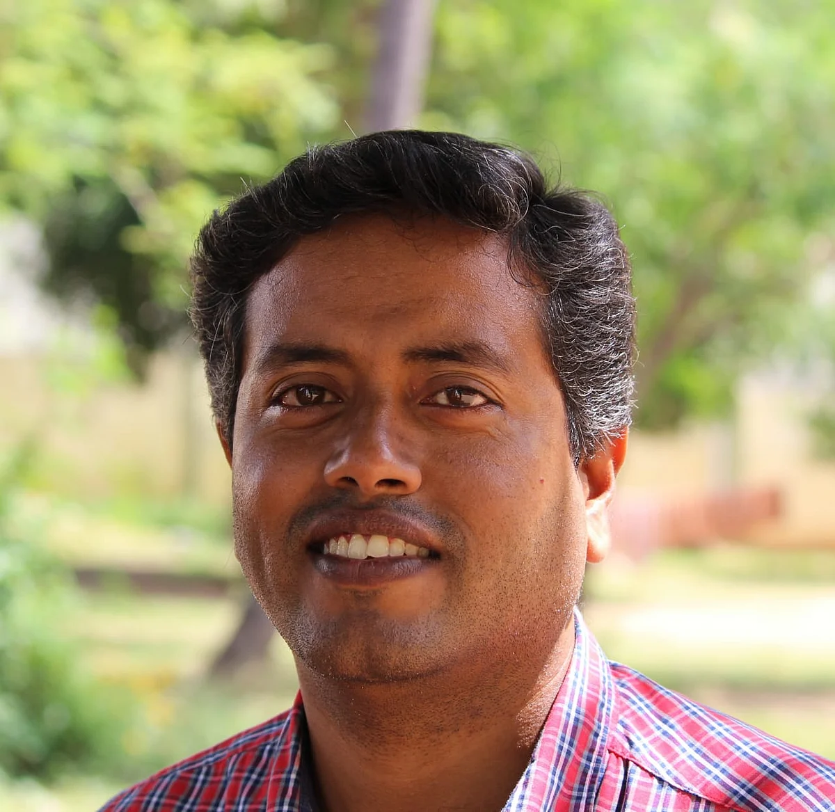 சித்த மருத்துவர் S. செந்தில் கருணாகரன்