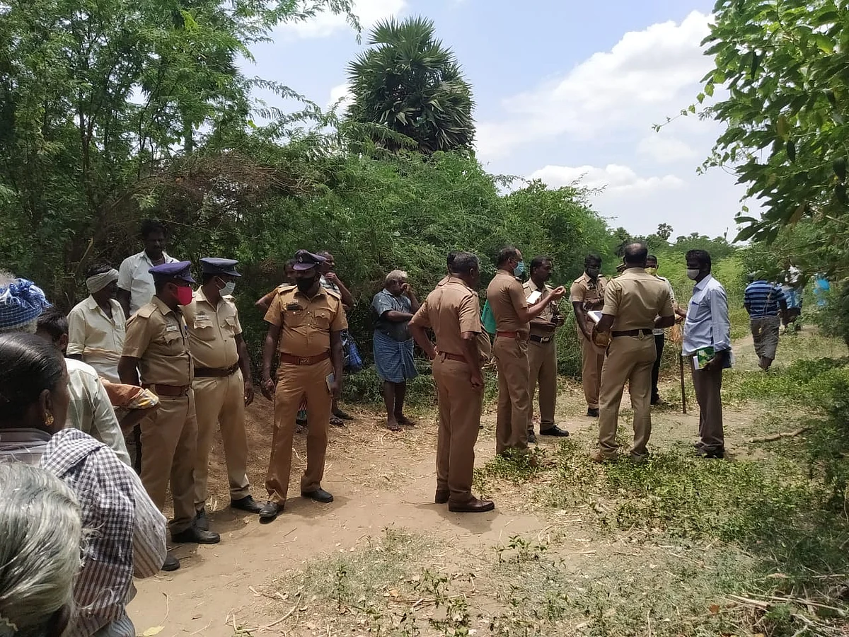 விசாரணையில் போலீஸார்