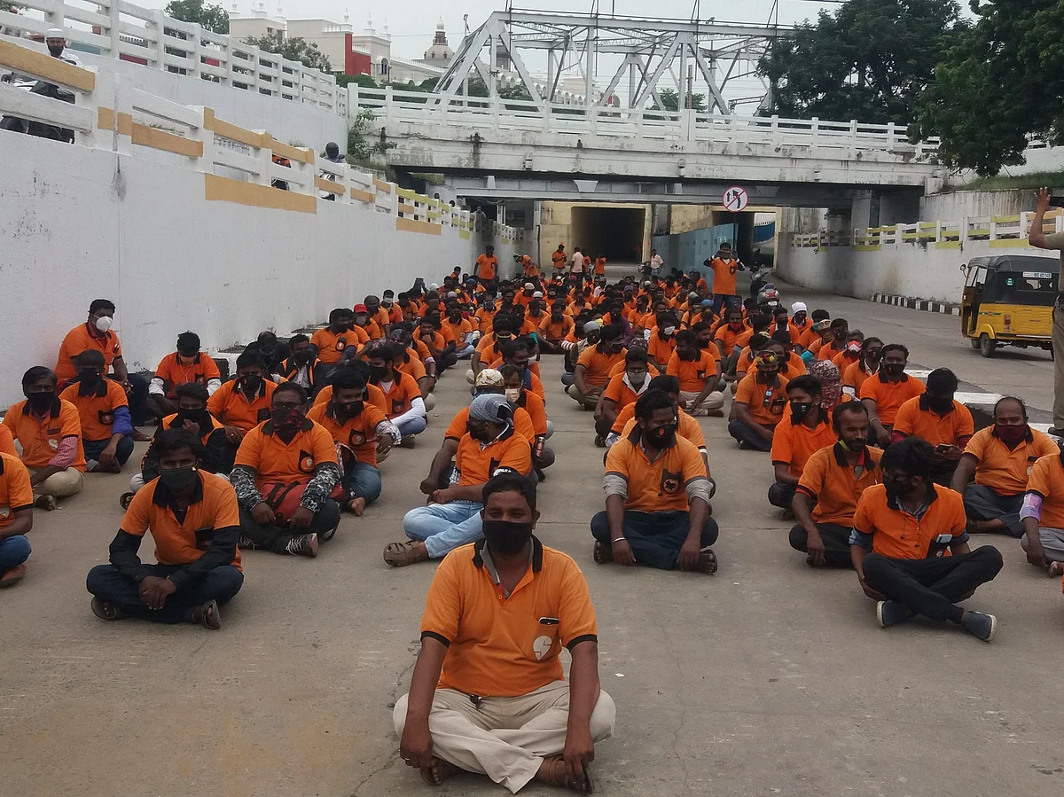 ஸ்விக்கி ஊழியர்கள்