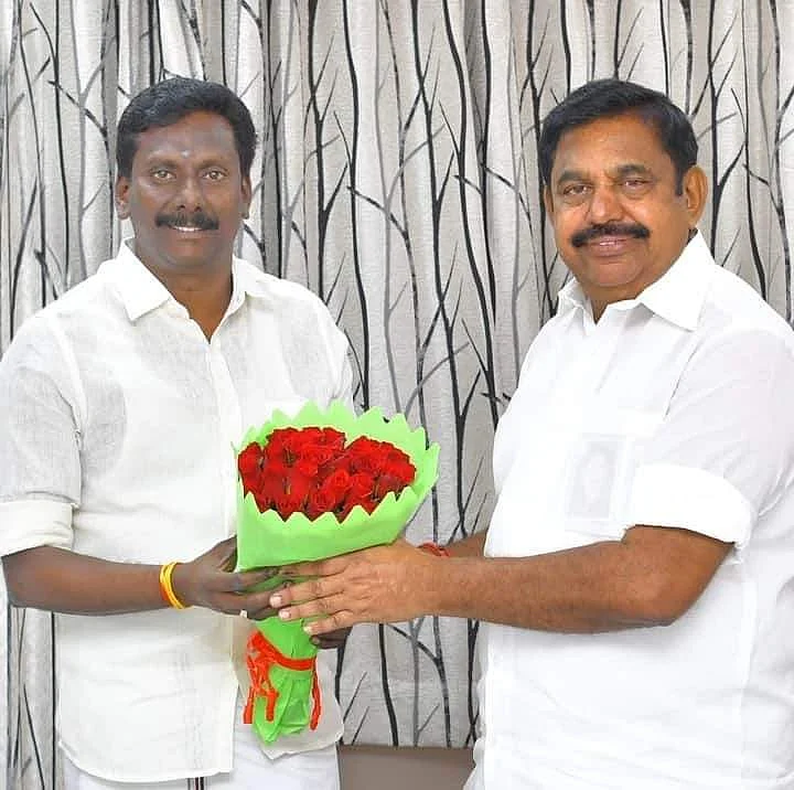 முதலமைச்சரிடம் வாழ்த்துபெற்ற எஸ்.ஆர்.கே.அப்பு