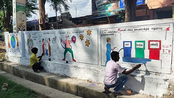 அரசு சுவர்களில் வரையப்படும் ஓவியங்கள்